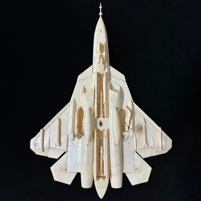 Сборная модель самолета из бивня мамонта "СУ-57" на подставке